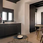 Rocks Republic Aparthotel