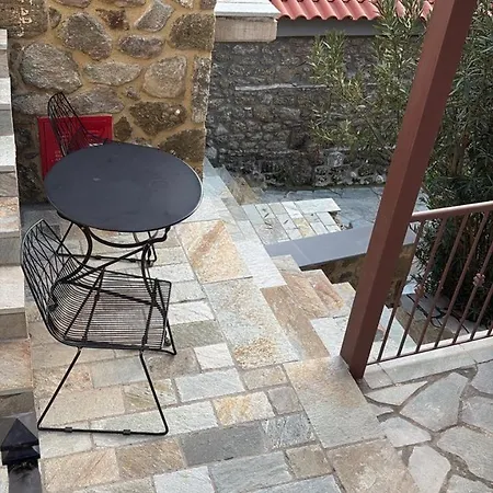 Rocks Republic Aparthotel